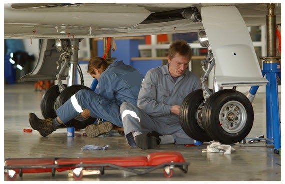 on-site aircraft maintenance training