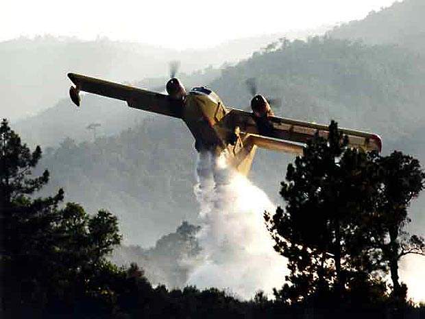The Canadair 415 is known in the firefighting service as the Superscooper.