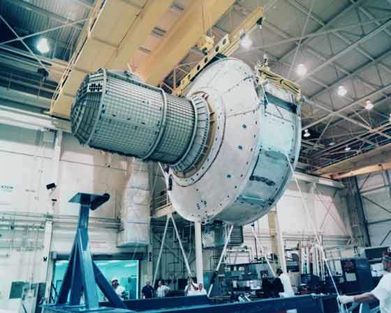 The airlock being lowered by a crane in the American Space Flight Centre in Huntsville.